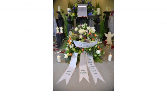 Blumengesteck mit Gr&auml;ser und Mohnblumen